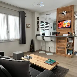 https://lovely-studio-cannes-center.fr-provencehotel.com