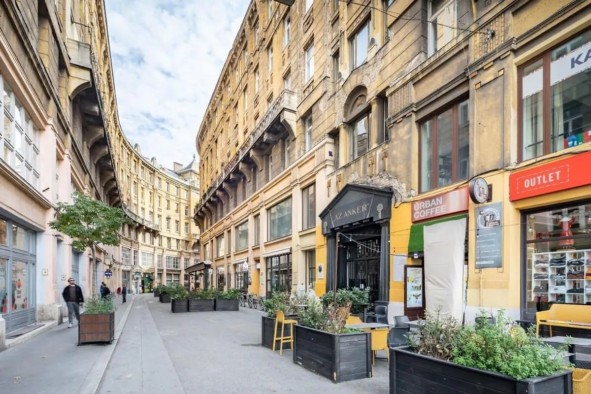 Super Central Convenient Apartment Budapest